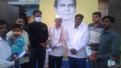 Photo of नामदेव चांदणे यांचा वाढदिवस  सॅनेटायजर व मास्कचे वाटप करुन साजरा