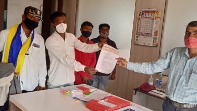Photo of लॉकडाऊनच्या काळात सीमावर्ती भागातील नागरिकांच्या सोयीसाठी एसटीची सेवा चालू ठेवा  अन्यथा रस्ता रोको करु