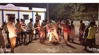 Photo of डाँ.बाबासाहेब आंबेडकर अवमान प्रकरणी न्या.मल्लिकार्जुन गौडा यांचे प्रतीमेस चप्पला मारुन निषेध