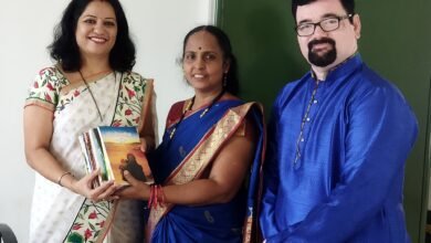 Photo of पुस्तकांमुळे मनामध्ये सकारात्मकता निर्माण होते.” :- कवी रवि वसंत सोनार 