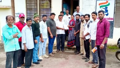 Photo of पुरोगामी संघर्ष परिषदेच्या वतीने मिणचेच्या सरपंचांना निवेदन