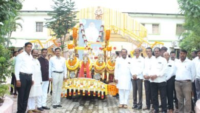 Photo of कर्मवीर भाऊराव पाटील यांच्या प्रतिमेची पंढरपूर शहरातून भव्य मिरवणूक