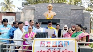 Photo of संविधानाची उद्देशिका वाचून अण्णाभाऊंच्या पुतळ्याचे शुद्धीकरण