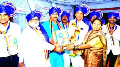 Photo of प्राचार्य राजेंद्र पाराध्ये “पंढरीरत्न” पुरस्काराने सन्मानित