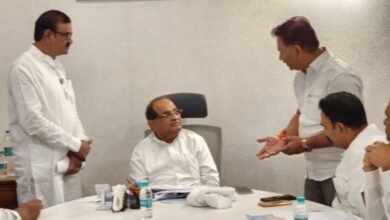 Photo of जनावरांच्या चाऱ्याचा प्रश्न सोडविण्यासाठी चेअरमन अभिजीत पाटील यांचा पुढाकार