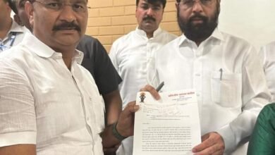 Photo of मंगळवेढा येथील ३५ गावातील उपसासिंचन योजनेबाबत त्रुटी पूर्ण करून भरघोस निधीसाठी मुख्यमंत्री ना..एकनाथ शिंदे  यांना  अभिजित पाटिल यांचे  निवेदन  .