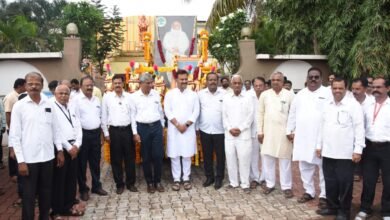 Photo of कर्मवीर भाऊराव पाटील यांच्या प्रतिमेची पंढरपूर शहरातून भव्य मिरवणूक