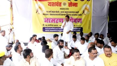Photo of अभिजीत पाटील यांनी चौंडी येथील उपोषणास भेट देऊन जाहीर पाठिंबा दिला