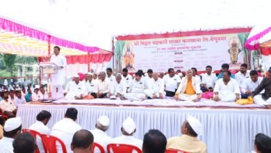 Photo of शेतकऱ्याचे आर्थिक जीवनमान उंचावण्यासाठी विठ्ठल कारखाना कटिबद्ध- चेअरमन अभिजीत पाटील.