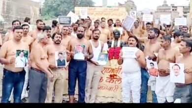 Photo of आद्यक्रांतीकारक राघोजी भांगरे स्मारकाच्या मागणीसाठी चंद्रभागेत अर्धनग्न आंदोलन!