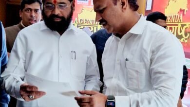 Photo of करवाढीस स्थगितीस मिळावी अभिजीत पाटील यांनी केली मुख्यमंत्र्यांना विनंती 