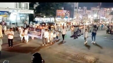 Photo of डॉ.बाबासाहेब आंबेडकर यांच्या 67 व्या महापरिनिर्वाण  दिनानिमित्त  कॅन्डल मार्च रॅली,  वह्या व पेन वाटप