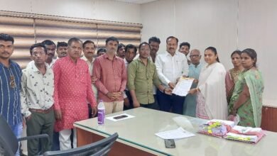 Photo of ३१ मार्च अखेर अनुकंपाची भरती न झाल्यास ४ एप्रिल पासून जिल्हाधिकारी कार्यालयासमोर अनुकंपा धारक कुटुंबीयसह उपोषणास बसणार –अँड.सुनिल वाळूजकर