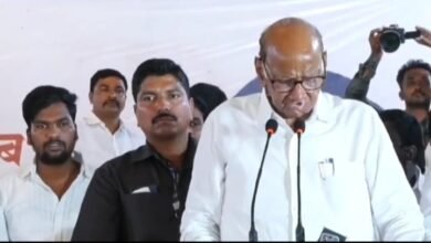 Photo of रशियाचा हुकुमशाह पुतीन आणि तुमच्यात फरक काय ? शरद पवारांचे मोदींवर टीकास्त्र