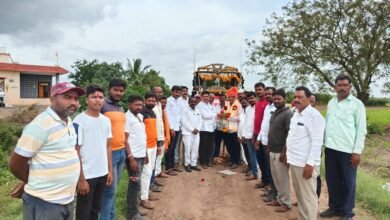 Photo of आ.समाधानदादा आवताडे यांच्या निधीतून मंजूर झालेल्या सिद्धेवाडी शिरगाव तरटगाव, तसेच माणवाडी, तावशी ता. पंढरपूर येथील रस्त्याच्या कामाचे उद्घाटन