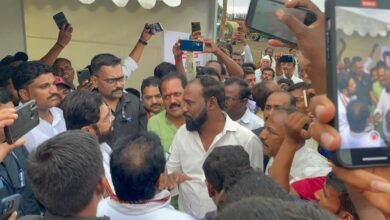 Photo of महादेव कोळी समाजाचा मुख्यमंत्र्यांना घेराव. व घोषणाबाजी