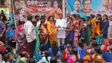 Photo of मनसे व नवरात्र महोत्सव यांच्या संयुक्त विद्यमाने शारदीय नवरात्र महोत्सवानिमित्त सन्मान सोहळा संपन्न!