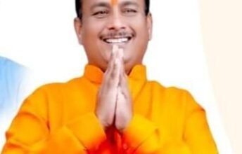 Photo of मनसेचे उमेदवार दिलीपबापू धोत्रे यांनी घेतली प्रचारात आघाडी