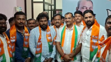 Photo of माजी नगरसेवक लखन चौगुले यांचेसह अनेकांचा भाजप मध्ये प्रवेश