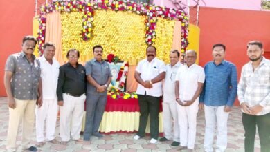 Photo of क्रांतिज्योती सावित्रीमाई फुले जयंतीनिमित फुले शाहू आंबेडकर विचार मंचाचे  वतीने अभिवादन