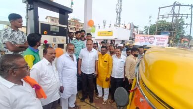 Photo of स्वातंत्र्यदिनी रिक्षाचालकांना सीएनजी गॅसचे मोफत वाटप