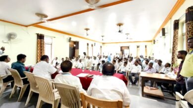 Photo of आमदार समाधान आवताडे यांनी घेतली बँक अधिकाऱ्यांची आढावा बैठक