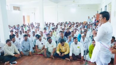 Photo of सभासदांना कर्जाच्या विळख्यातून बाहेर काढले हे माझं कर्तव्यच – आमदार अभिजीत पाटील