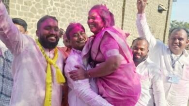 Photo of नगरपालिका निवडणूक प्रभाग क्रमांक 17 मधून माधुरी दिलीप धोत्रे यांचा 1024 विक्रमी मतांनी विजय