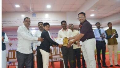 Photo of विरोचन सिद्धेश्वर करळे याने जिल्हास्तरीय विज्ञान प्रदर्शनात  द्वितीय क्रमांक पटकावला