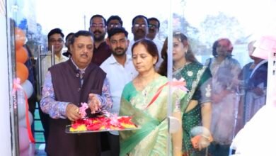 Photo of पंढरीत डॉ. शितल शहा यांच्या फर्स्ट क्राय लहान मुलांच्या कपड्यांच्या दालनाचा शुभारंभ