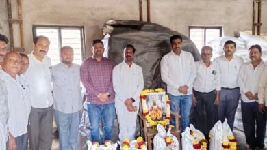 Photo of श्री विठ्ठल सह. साखर कारखान्याच्या वतीने सभासद, ऊस पुरवठादार व कामगारांना गुढीपाडवा सणानिमित्त साखर विक्री सुरू