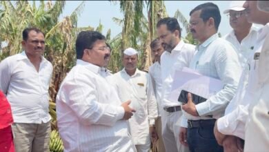 Photo of अवकाळी पाऊस व वादळी वाऱ्यामुळे झालेल्या नुकसानग्रस्त भागाची आ.राजू खरे यांनी केली पाहणी