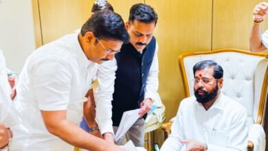 Photo of आमदार अभिजीत पाटील उपमुख्यमंत्री एकनाथ शिंदेच्या भेटीला
