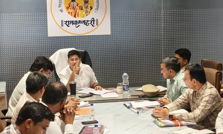 Photo of पालखी सोहळ्यात वारकरी भाविकांना आवश्यक सुविधा देण्यासोबतच रस्ते दुरुस्ती, स्वच्छतेला प्राधान्य: जिल्हाधिकारी एस.कार्तिकेयन