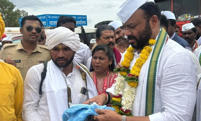 Photo of ग्रामविकास व पंचायत राज विभागाच्या सुविधांवर वारकरी समाधानी